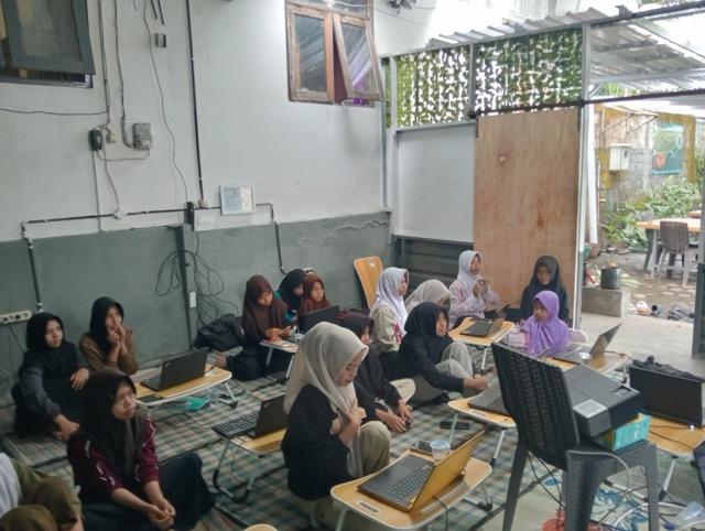 Belajar Koding Python Dasar Di Kelas Liburan Sekolah 